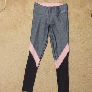 Ultimate stretch Pink workout leggings.